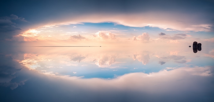 4K landscape with clouds and sky reflection