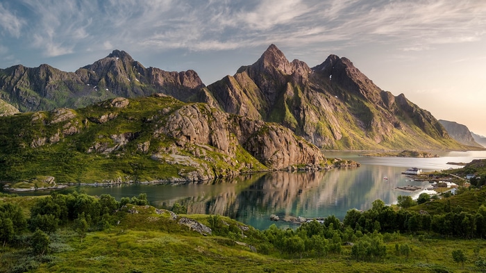 4K Mountains and River Landscape in Norway