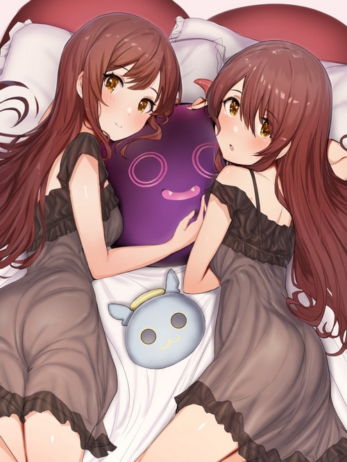 Oosaki Amana and Tenka with plush toys