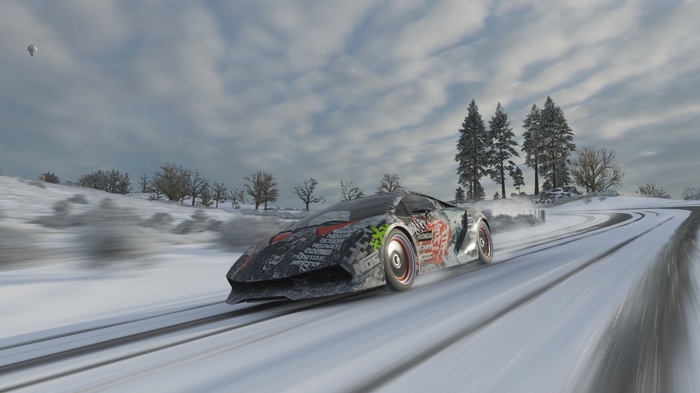 Lamborghini Sesto Elemento drifting on a snowy road in Forza Horizon 4