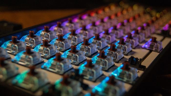 4K mechanical keyboard switches with RGB lighting
