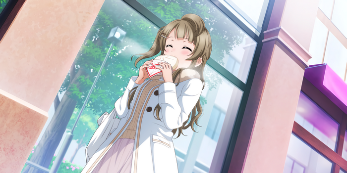 Minami Kotori eating a bun