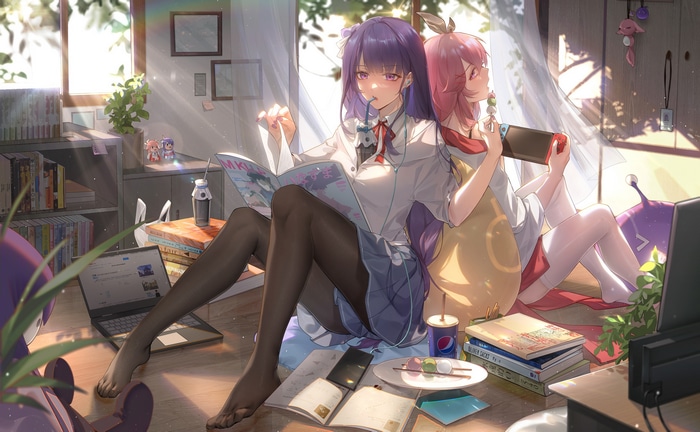 Raiden Shogun and Yae Miko playing Nintendo Switch