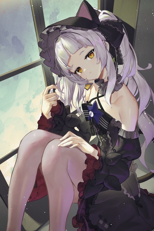 Murasaki Shion in a Gothic Lolita Dress