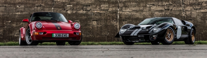 Red Porsche 964 and Black Ford GT40