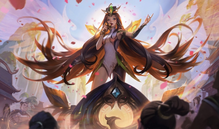 Seraphine singing with a microphone in League of Legends
