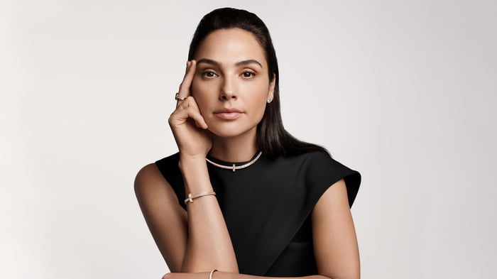 Gal Gadot wearing Tiffany jewelry