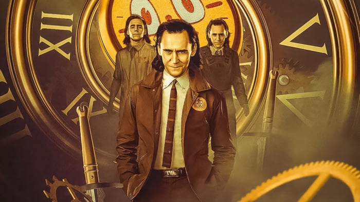 Loki and his variants in front of a clock