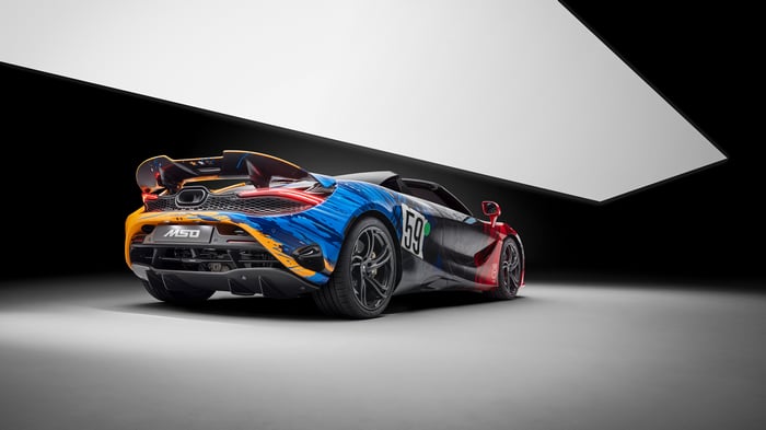 McLaren 750S Coupe with custom livery