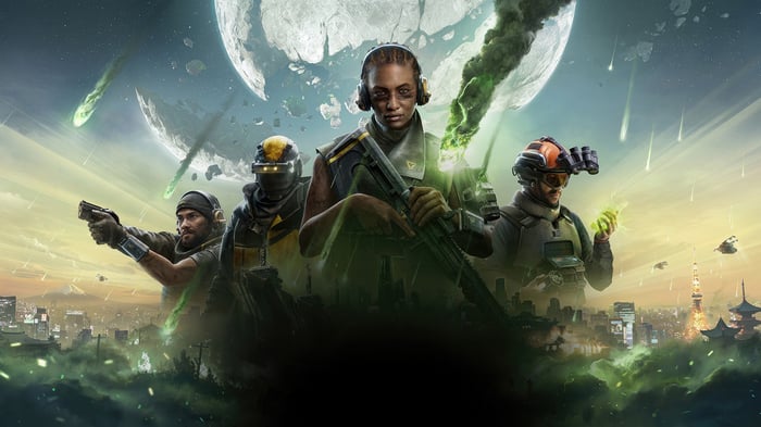 Four soldiers in a post-apocalyptic city with meteors falling
