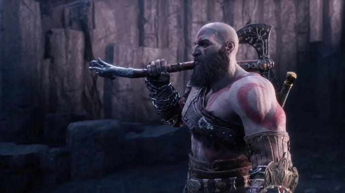 Kratos with Leviathan Axe in God of War Ragnarok