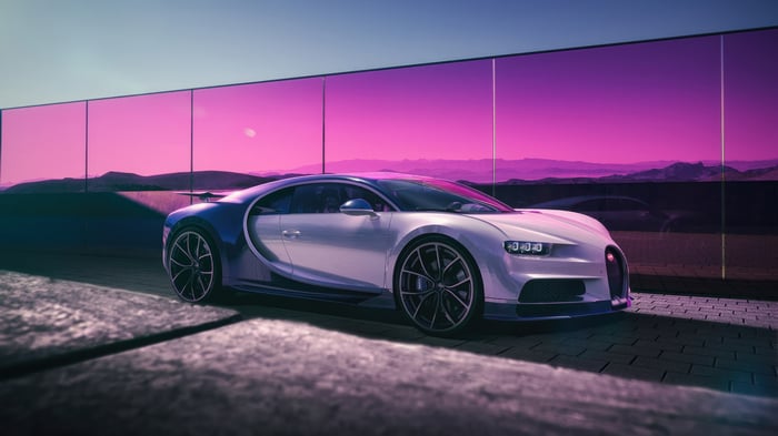 Bugatti Chiron 2024 parked by a reflective wall