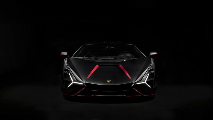 Lamborghini Sian FKP 37 front view