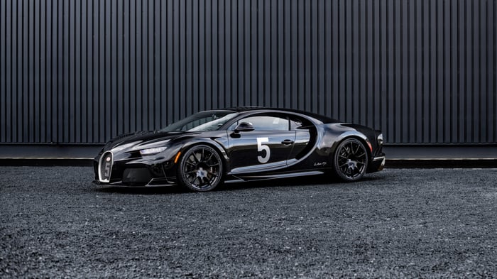 Black Bugatti Chiron Super Sport Hommage T50s