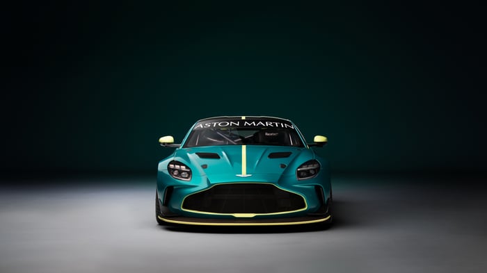 Aston Martin Vantage GT4 2024 Race Car