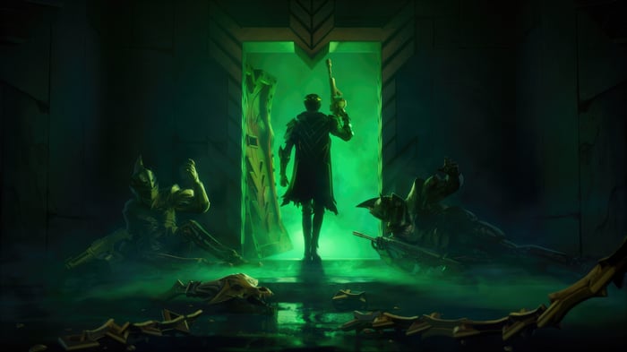 Fortnite Midas Returns in a Green Chamber