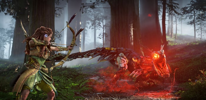 Aloy fights a robotic dinosaur in Horizon Forbidden West