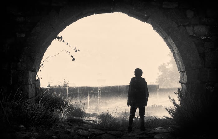 A Plague Tale Requiem: Child in Archway