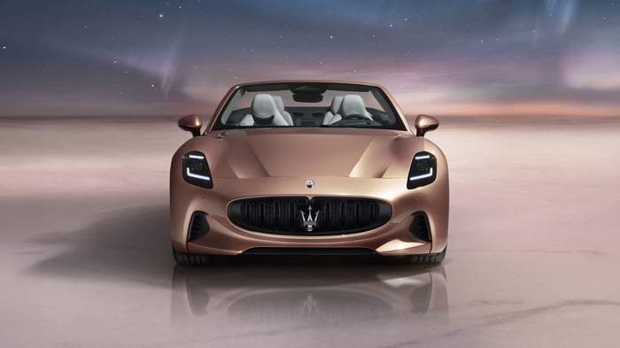 Maserati Grancabrio Folgore front view