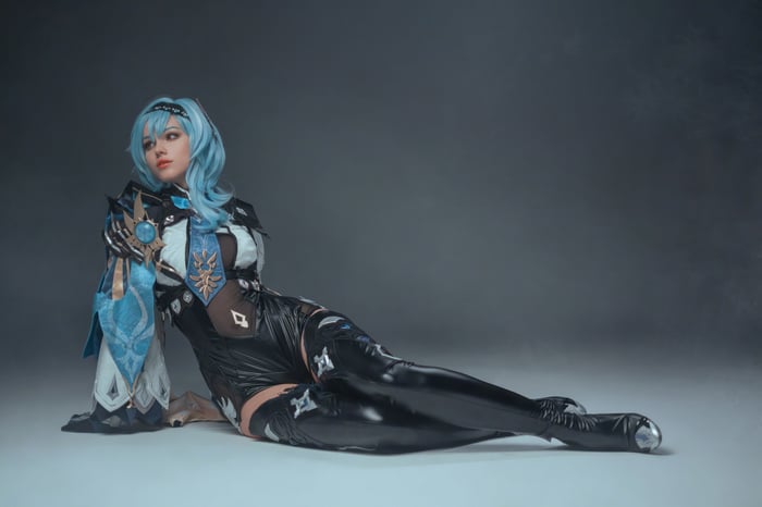 Eula Genshin Impact Cosplay Posing