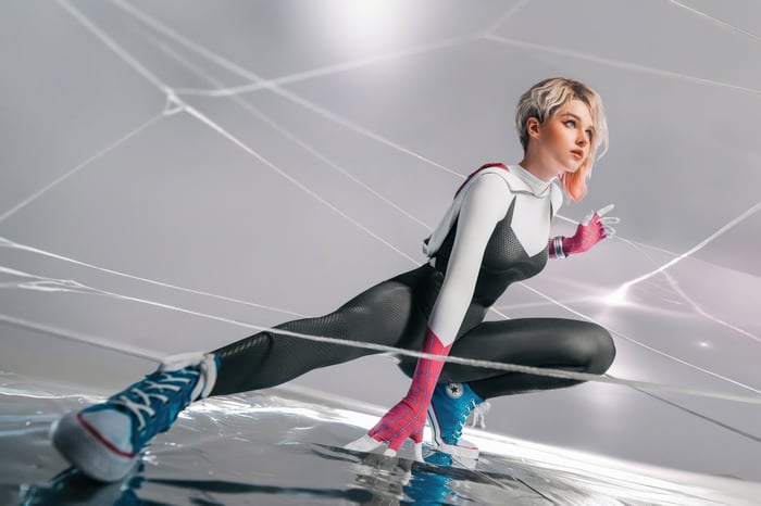 Gwen Stacy Cosplay in Spider-Webs