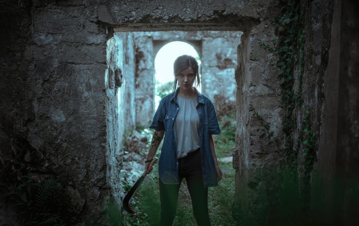 Ellie from The Last of Us Cosplay in Ruins