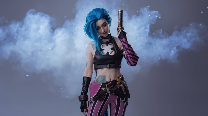 Jinx from League of Legends Cosplay