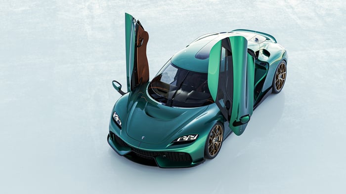 Koenigsegg Gemera with doors open
