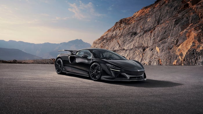 Novitec Mclaren Artura Side View