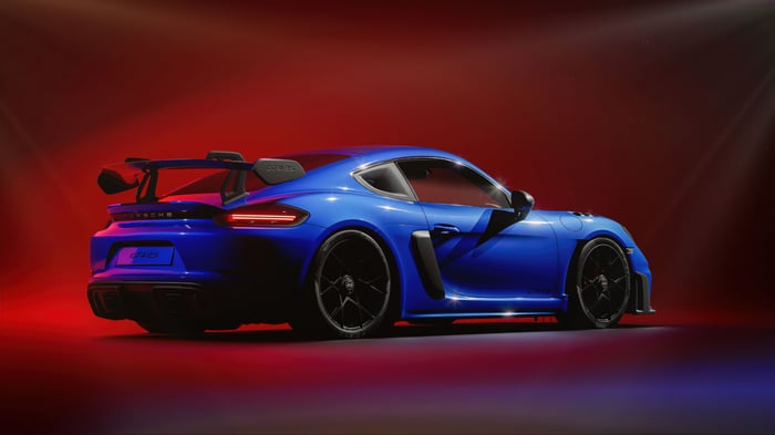 Blue Porsche GT4RS with a large rear spoiler