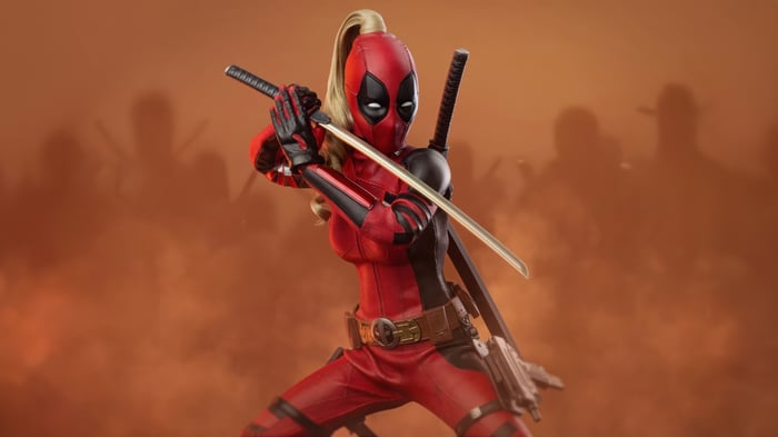 Lady Deadpool with Swords