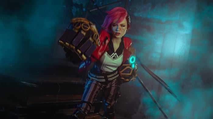 Vi The Enforcer of Piltover Cosplay