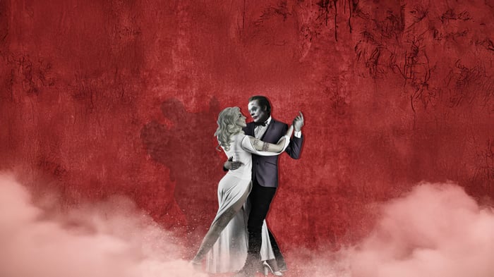Joker and Harley Quinn dancing