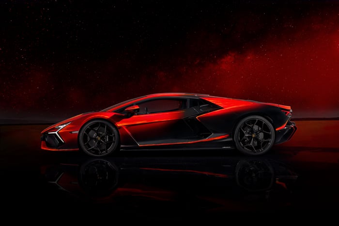 Lamborghini Revuelto Opera Unica side profile