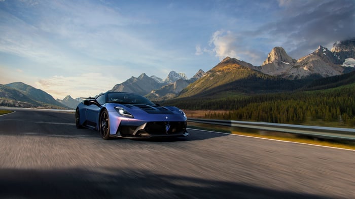 Maserati GT2 Stradale on a mountain road