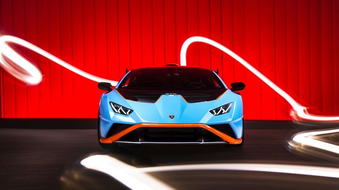 2024 Lamborghini Huracan STO with light trails