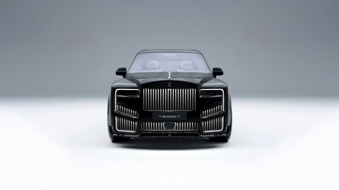 Mansory Rolls Royce Cullinan 2025 Front View