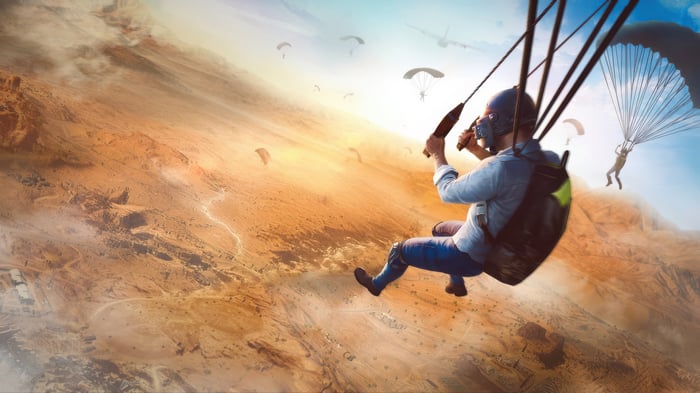 PUBG 2025 Parachuting Over Desert Landscape