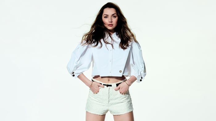 Ana De Armas In Elle Espana