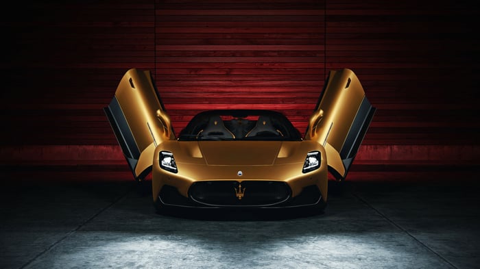 Maserati MC20 Cielo with butterfly doors open
