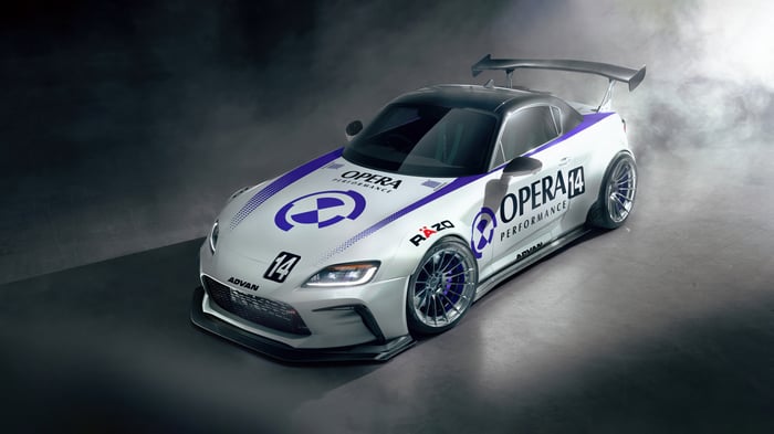 Opera Performance 14 race car