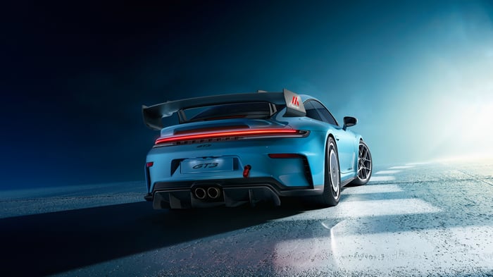 Blue Porsche 911 GT3 with Manthey Kit