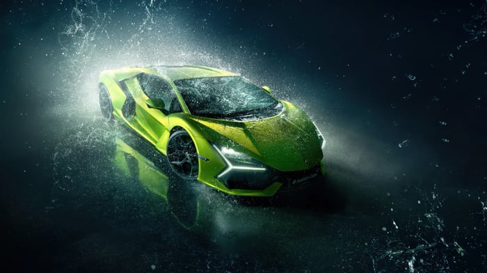 Lamborghini Revuelto 2026 in water