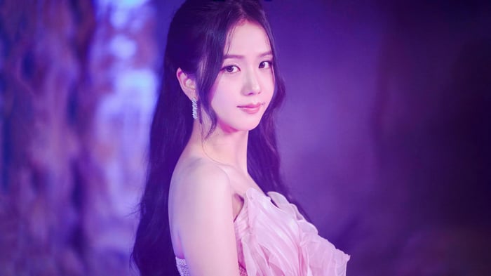 BLACKPINK Jisoo in a pink dress with diamond earrings