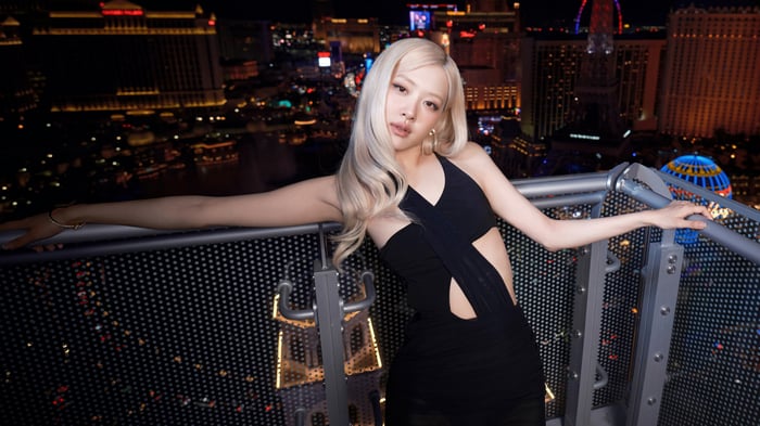 Rose from BLACKPINK on a balcony in Las Vegas