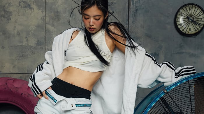 Jennie from BLACKPINK in a sporty outfit