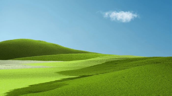 Windows 4K Rolling Green Hills Landscape