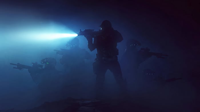 Soldiers in Fog with Tactical Lights 4K
