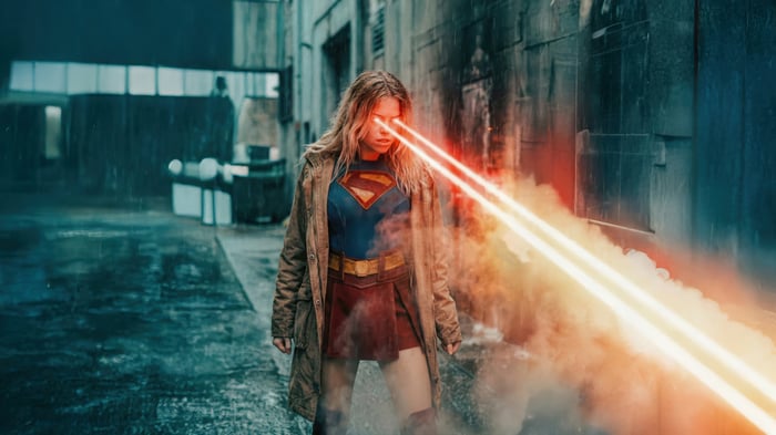 Supergirl using heat vision in 4K