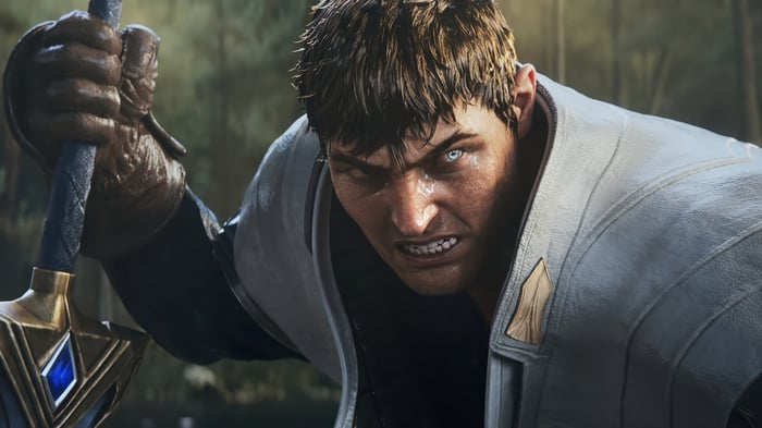 Garen from League of Legends holding a sword